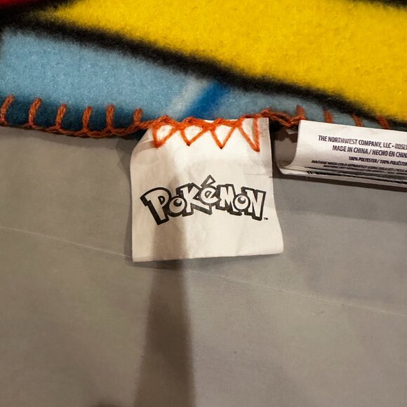 Pokemon Pikachu and Friends 57" x 44" Throw Blanket - Picture 11 of 12